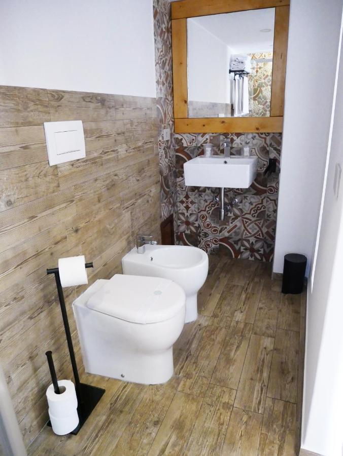 Ninetti Guest House - Apt Centro Storico Katania Zewnętrze zdjęcie